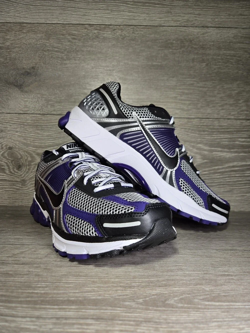 Nike Vomero 5 Metallic Silver Court Purple Black IM2220-095 Mens Size 10 New - Picture 2 of 7